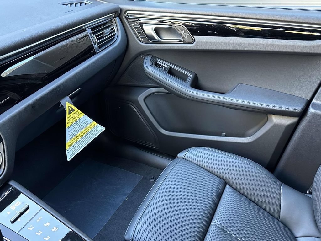 New 2026 Porsche Macan AWD/4WD image 29