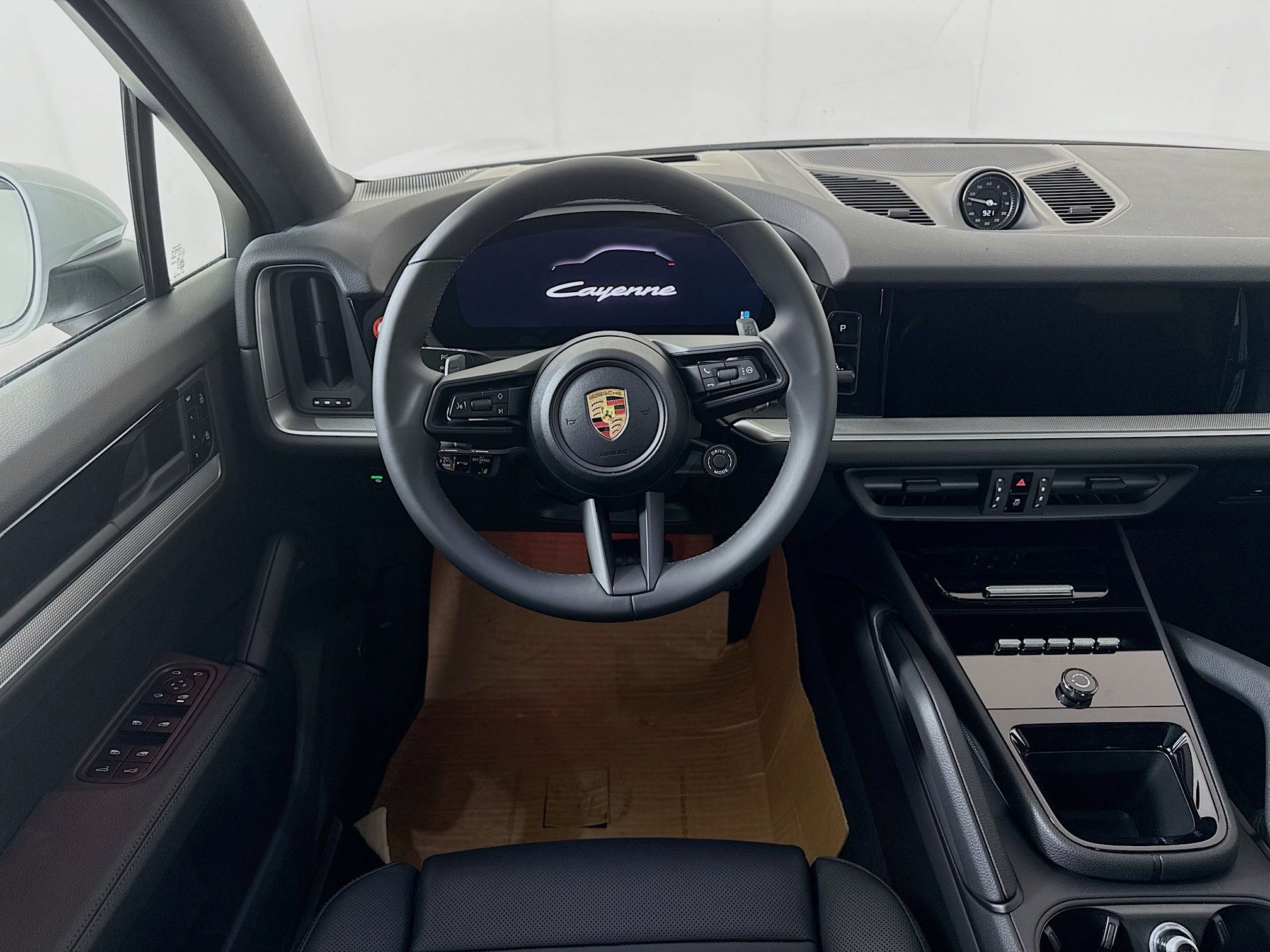 Certified 2025 Porsche Cayenne Coupe image 17