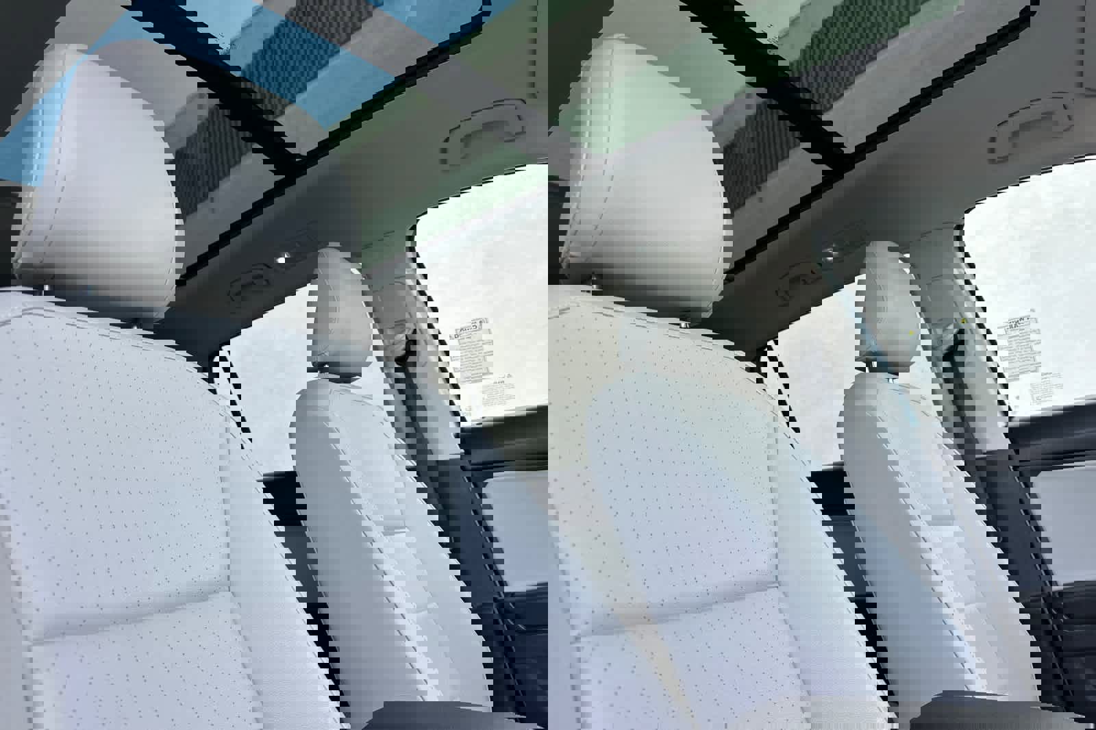 Used 2021 Volkswagen Tiguan SE w/ Panoramic Sunroof Package image 19