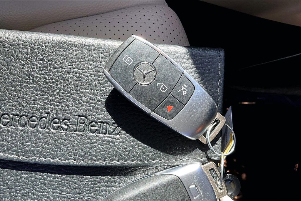 Used 2021 Mercedes-Benz GLC 300 image 35