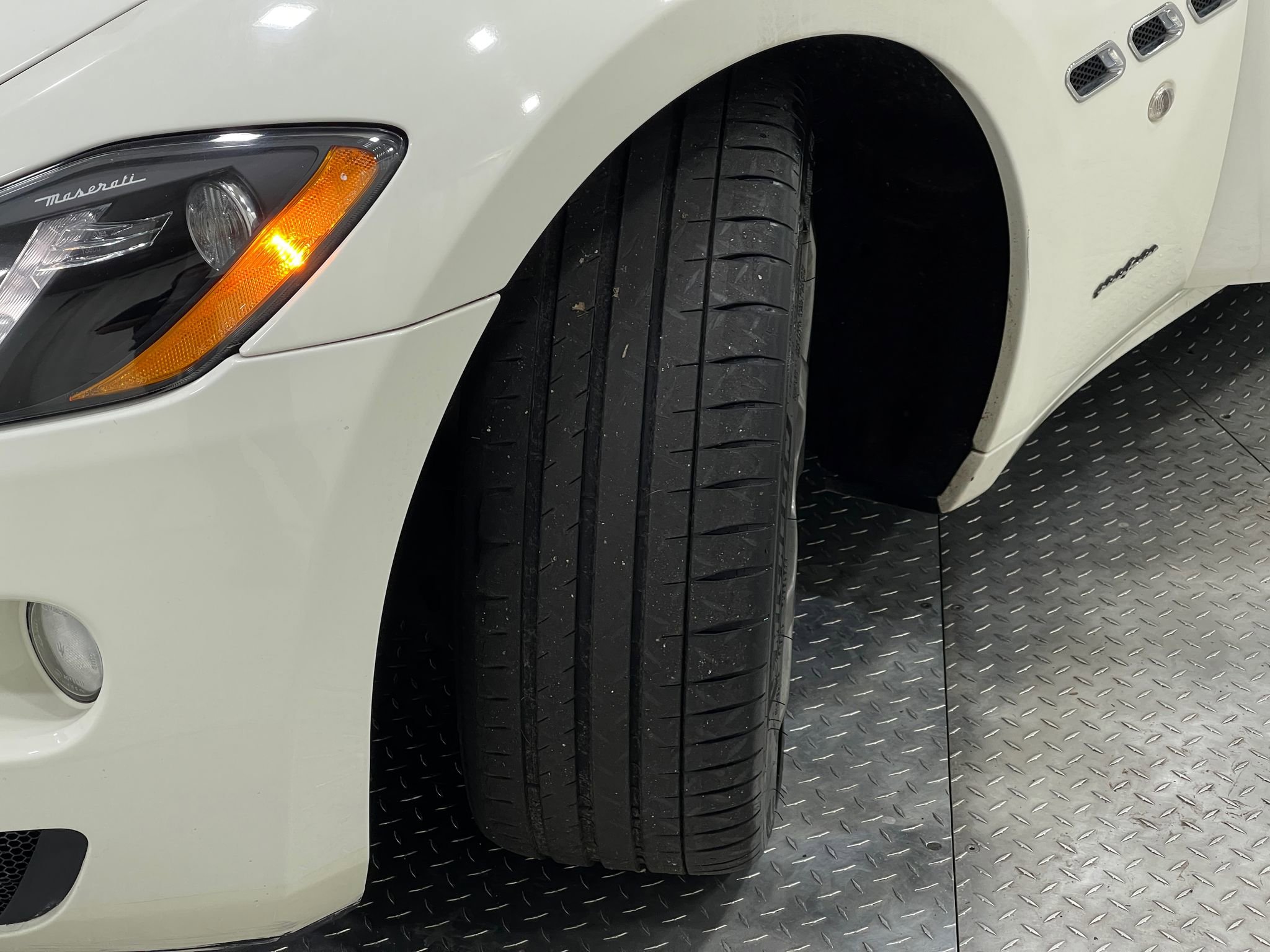 Used 2017 Maserati GranTurismo Convertible image 31