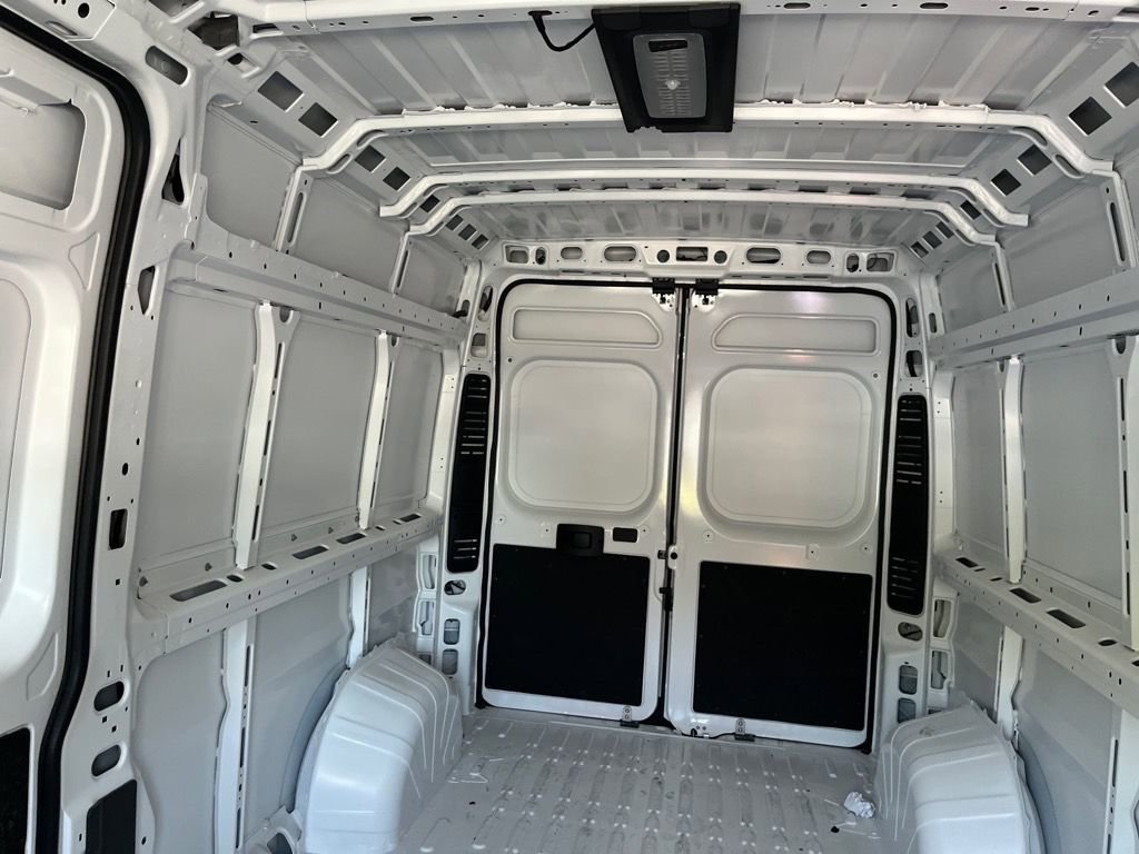 Used 2025 RAM ProMaster 2500 w/ Convenience Group image 16