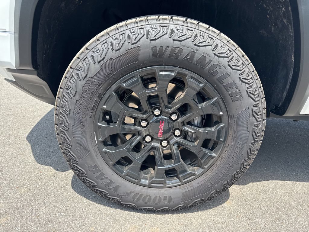 New 2026 GMC Canyon Elevation w/ Convenience Package RWD image 30