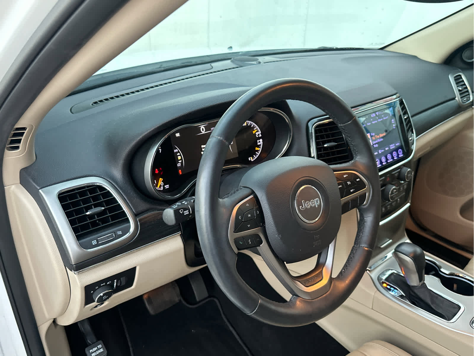 Used 2019 Jeep Grand Cherokee Limited w/ Trailer Tow Group IV image 25