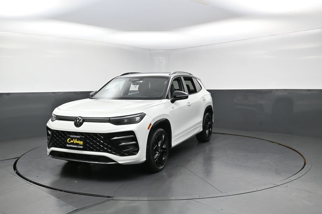 Used 2025 Volkswagen Tiguan SE R-Line AWD/4WD image 5