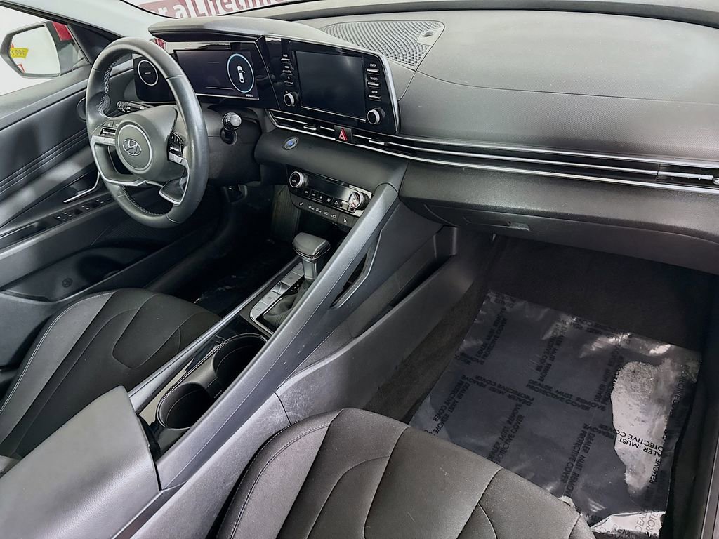 Certified 2022 Hyundai Elantra SEL w/ Convenience + Premium Package FWD image 32