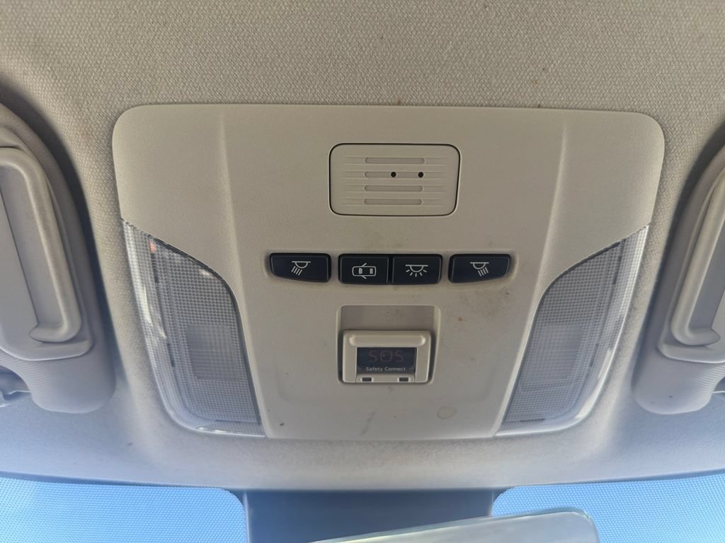Used 2020 Toyota Corolla LE FWD image 26