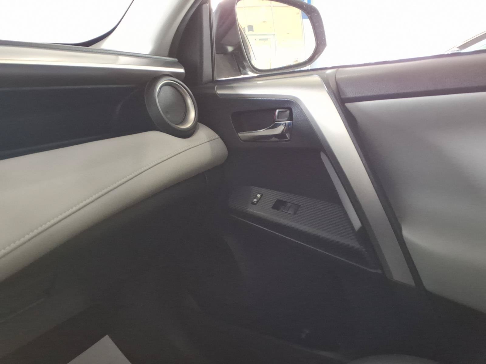 Used 2015 Toyota RAV4 Limited AWD/4WD image 25