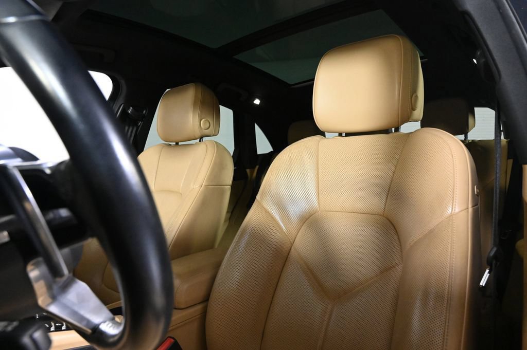 Certified 2018 Porsche Macan AWD/4WD image 4