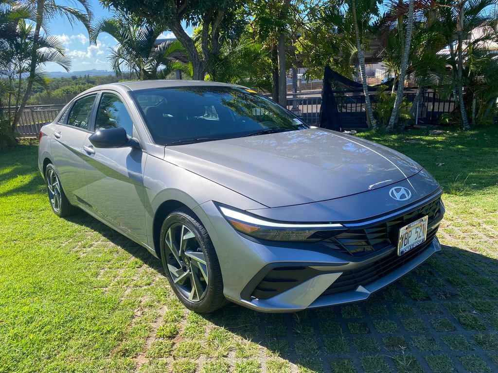 Used 2025 Hyundai Elantra Sport FWD image 19