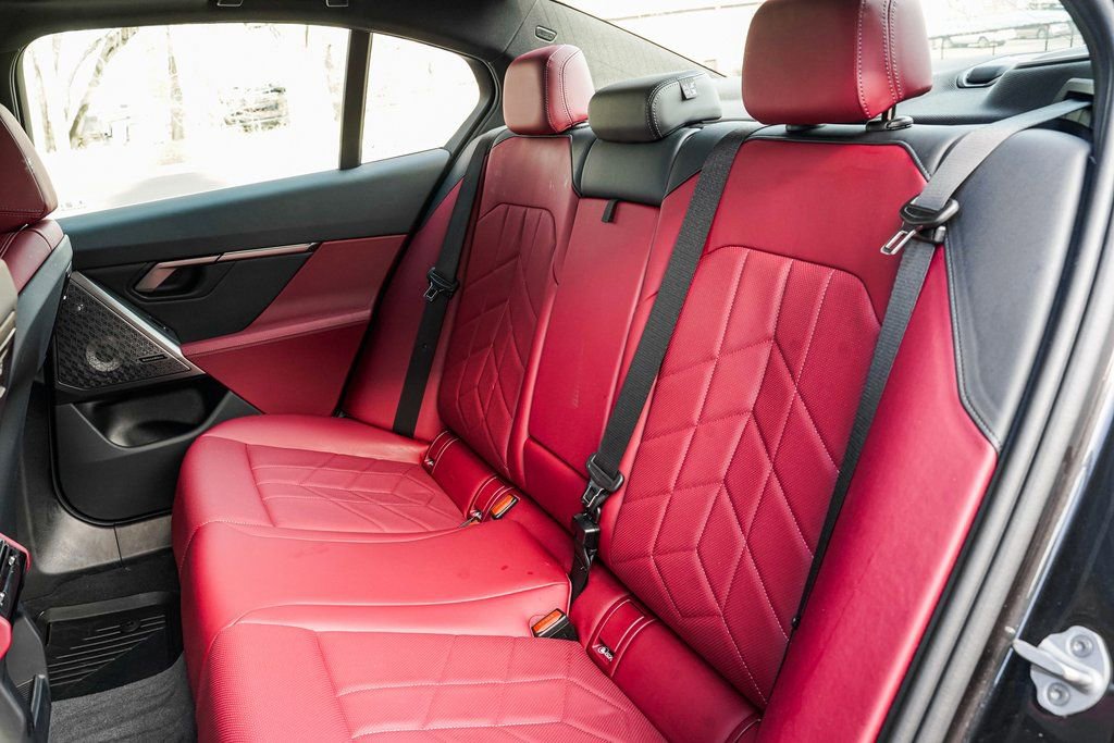 Certified 2025 BMW 530i xDrive w/ Premium Package image 17