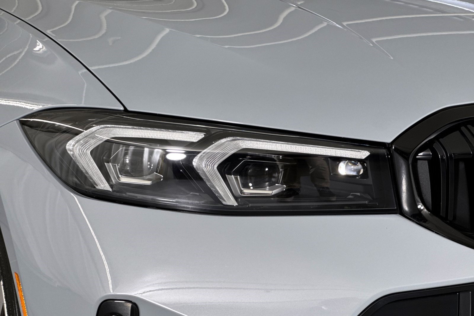 New 2026 BMW 330i Sedan w/ M Sport Package RWD image 11