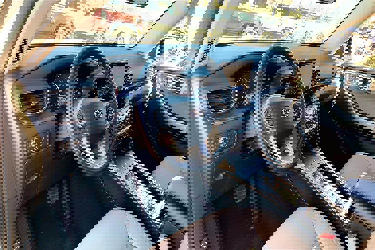 Used 2021 Ford Explorer Limited image 16