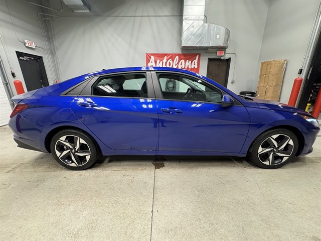 Used 2023 Hyundai Elantra SEL w/ Convenience Package image 8