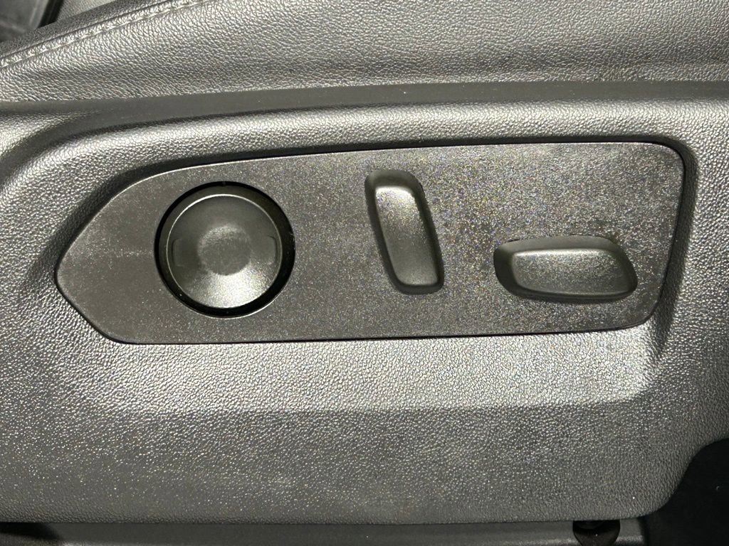 Used 2021 Chevrolet Suburban LT image 11