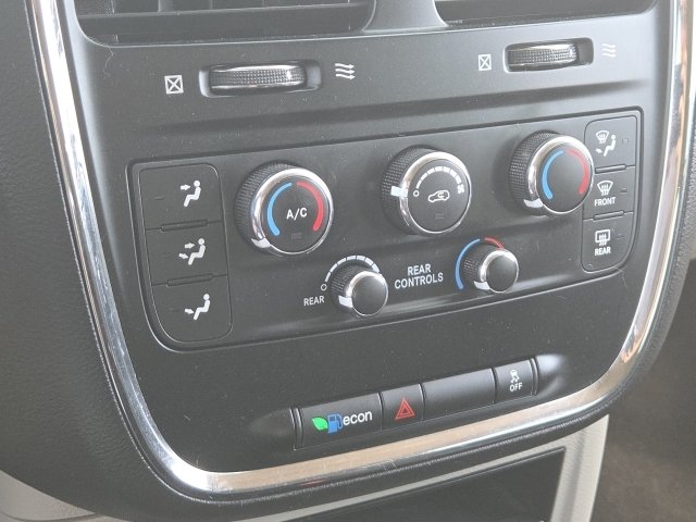 Used 2017 Dodge Grand Caravan SE w/ Power Window Group FWD image 18