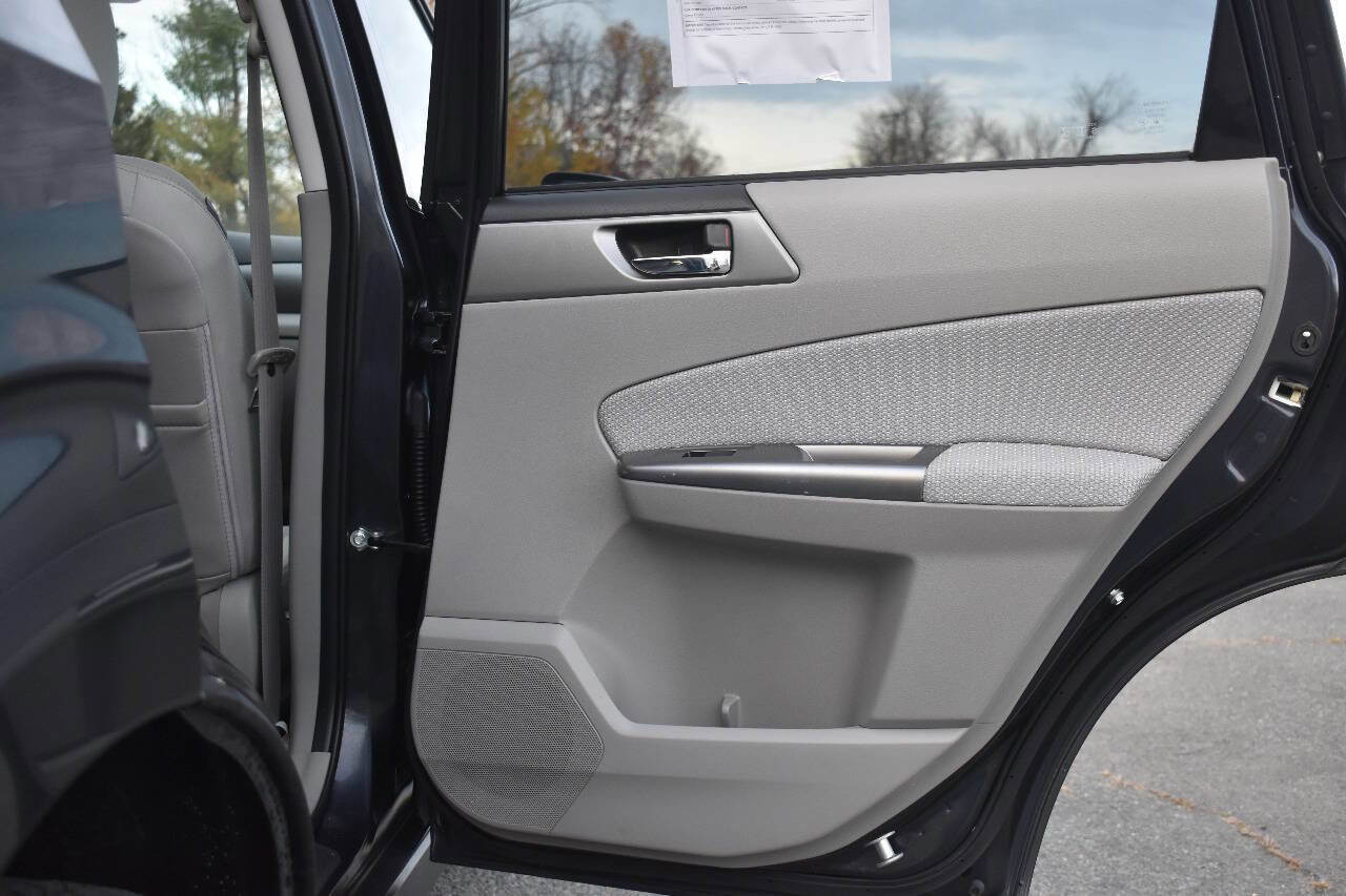 Used 2012 Subaru Forester 2.5X Premium w/ All-Weather Pkg image 11