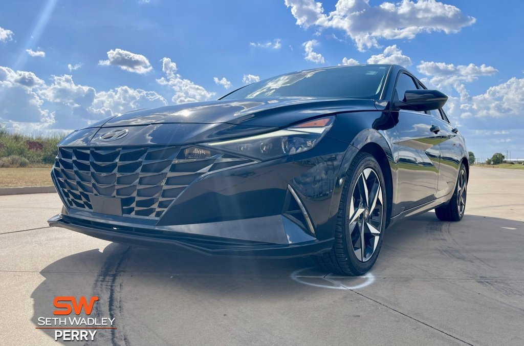 Used 2023 Hyundai Elantra Limited image 6