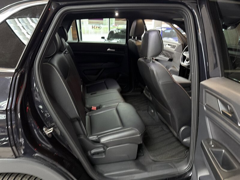 Used 2020 Volkswagen Atlas Cross Sport SEL R-Line AWD/4WD image 24