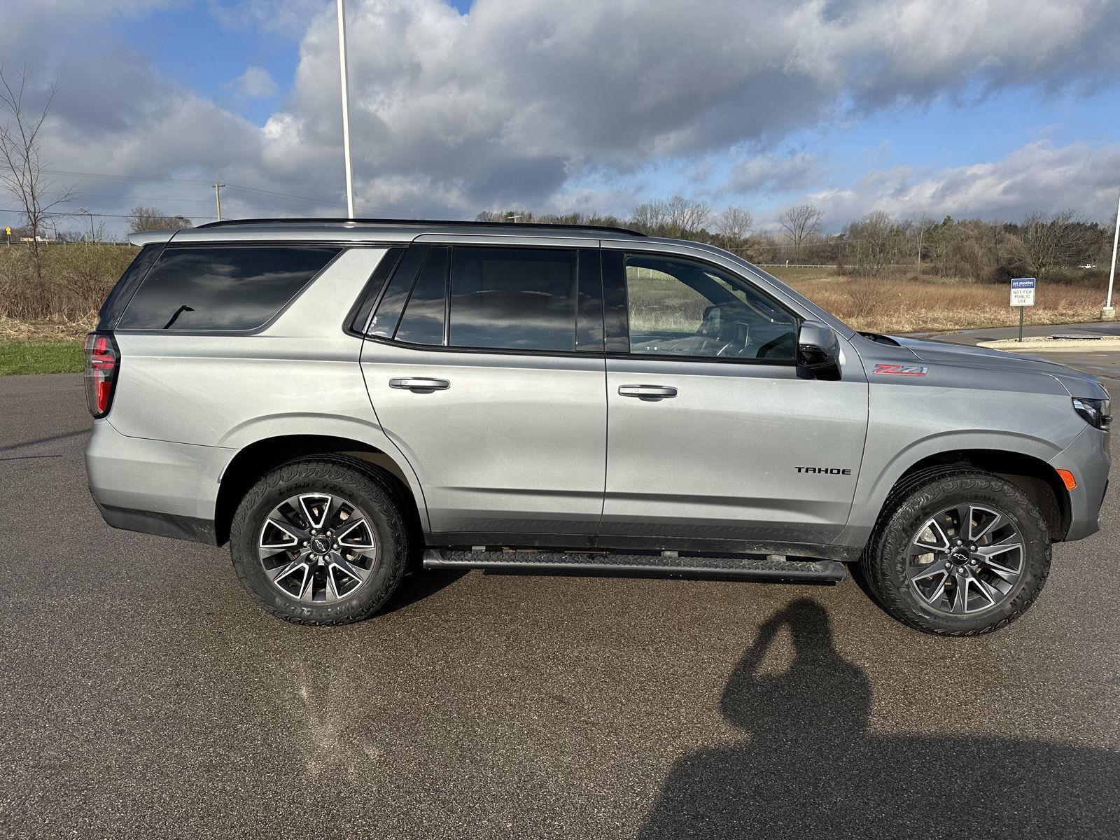 Used 2024 Chevrolet Tahoe Z71 w/ Luxury Package image 8