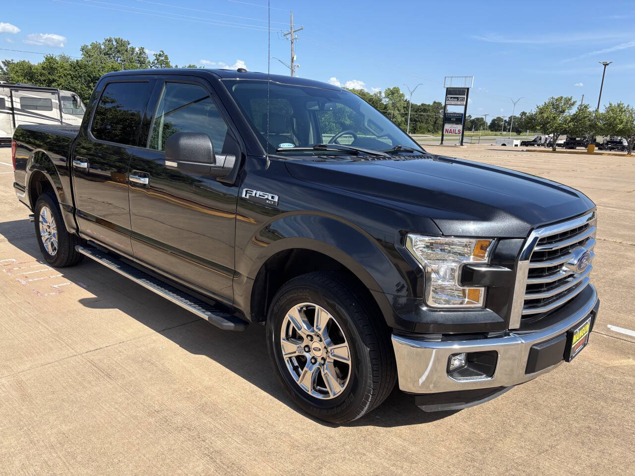 Used 2015 Ford F150 XLT w/ Equipment Group 302A Luxury RWD image 4
