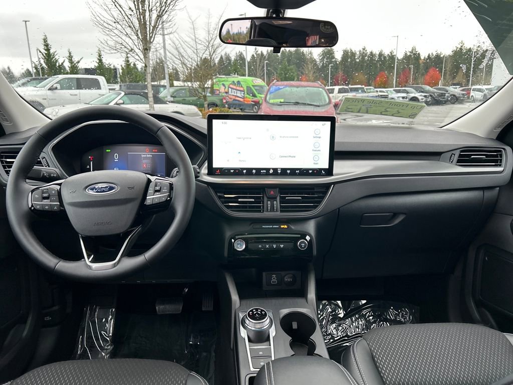 Used 2025 Ford Escape SE w/ Class II Trailer Tow Package image 6