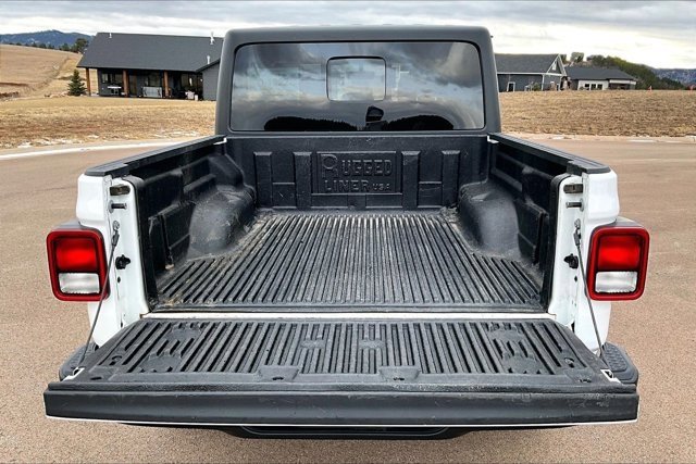 Used 2023 Jeep Gladiator Overland image 7
