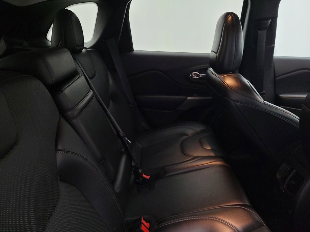 Used 2019 Jeep Cherokee Limited image 19