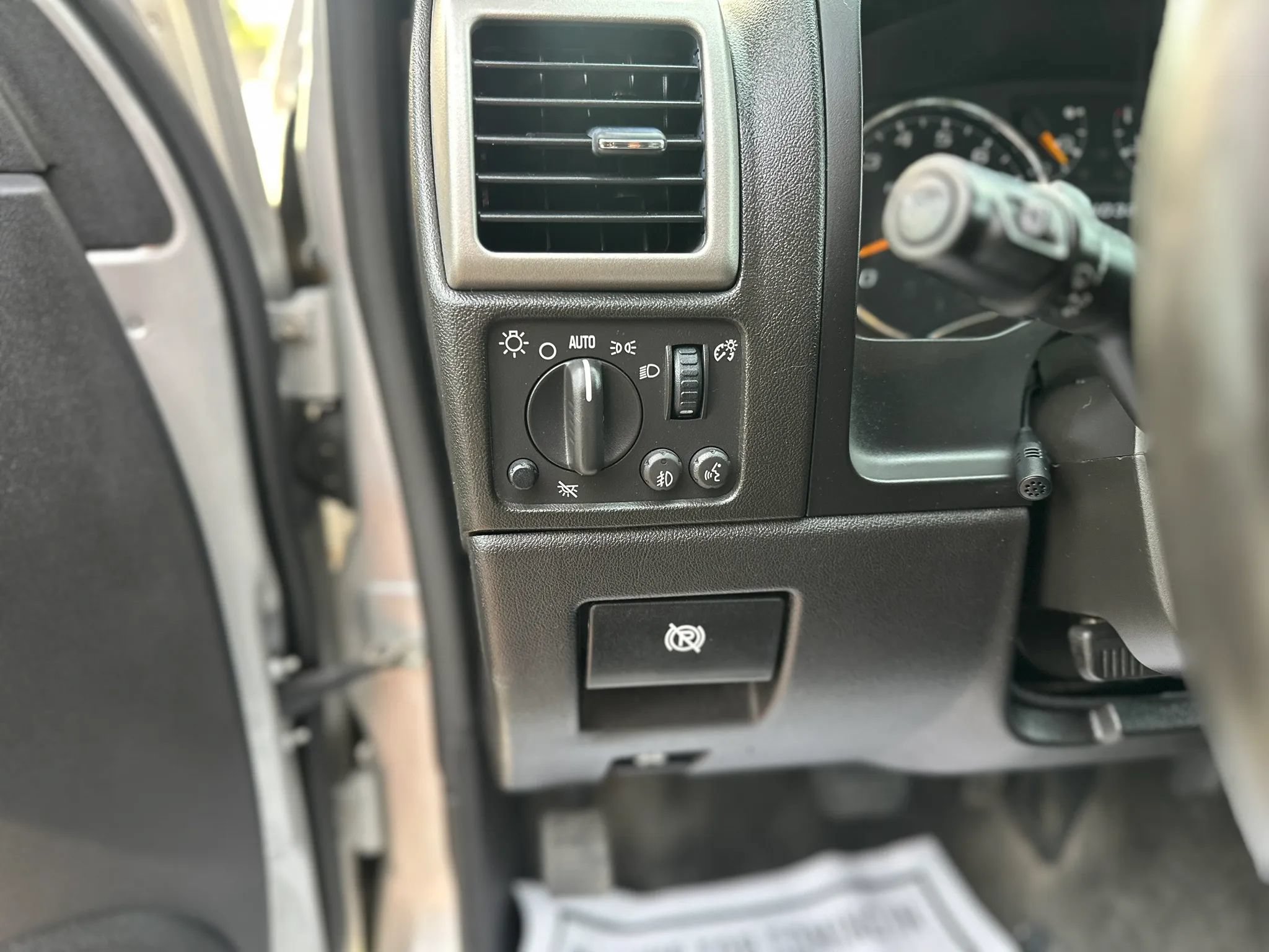 Used 2012 Chevrolet Colorado LT AWD/4WD image 33