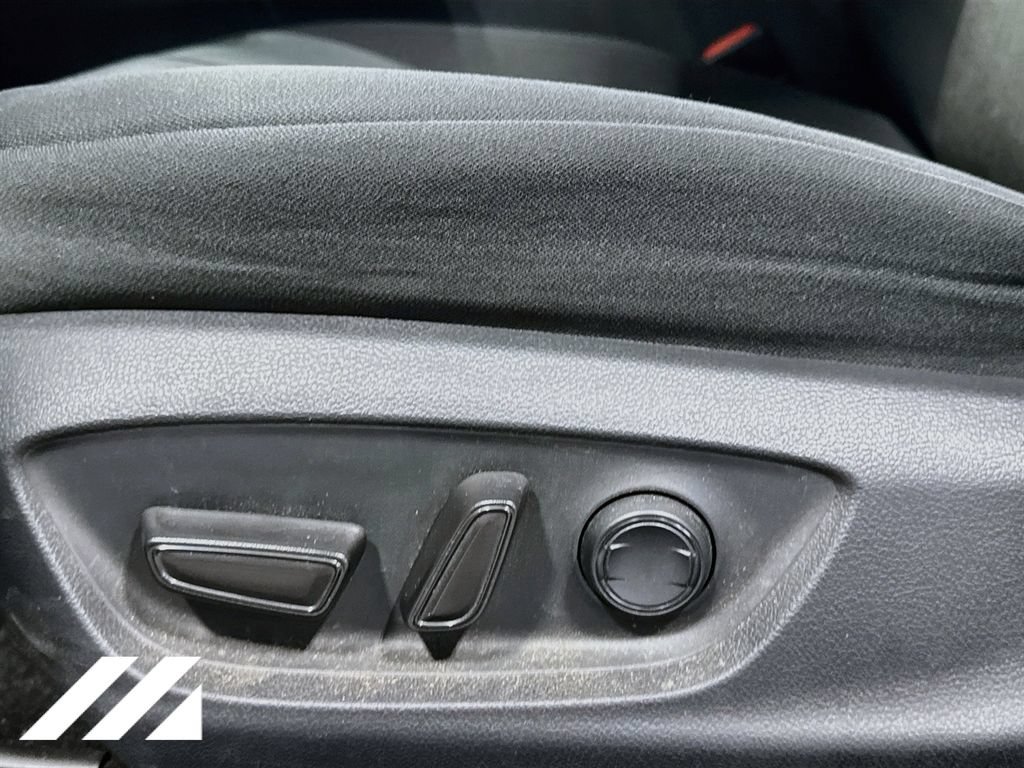 Used 2019 Toyota Camry LE FWD image 20