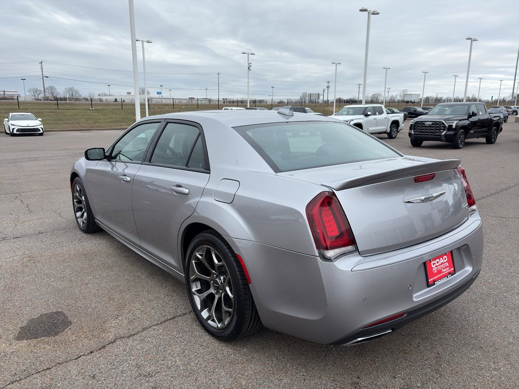 Used 2018 Chrysler 300 S w/ 300S Premium Group image 3