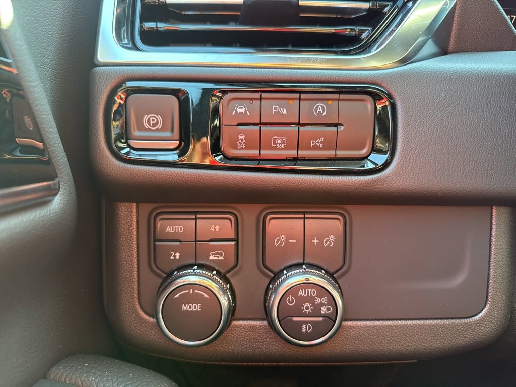 New 2025 GMC Yukon XL Denali w/ Sun & Power Step Package image 30