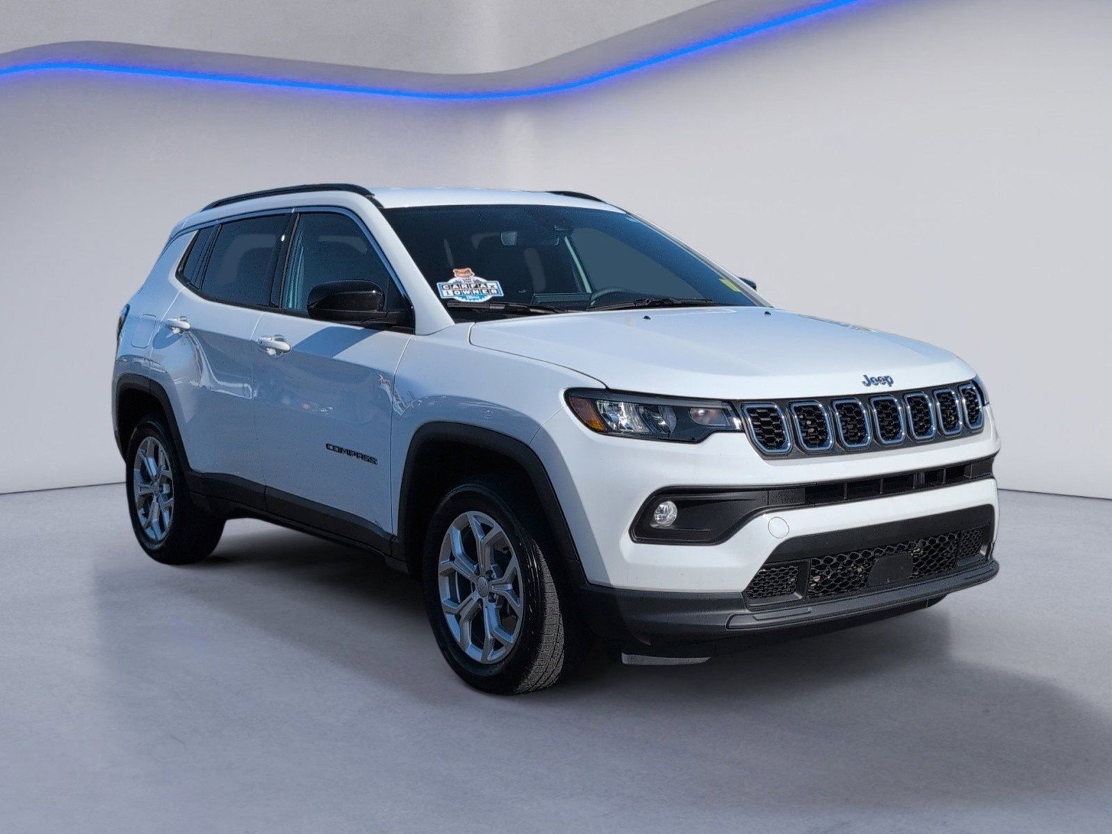 Used 2024 Jeep Compass Latitude image 9