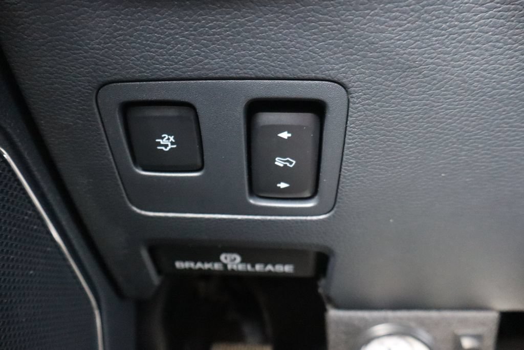 Used 2022 Ford F350 Lariat w/ Lariat Ultimate Package AWD/4WD image 38