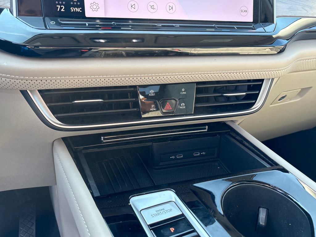 Used 2025 Volkswagen Atlas SE FWD image 55