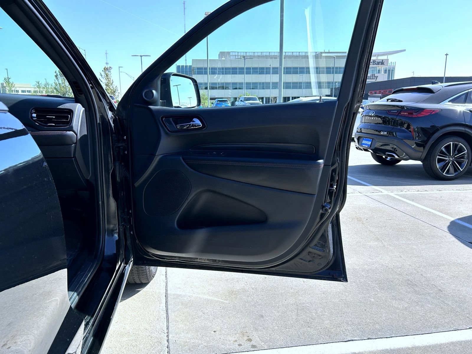 Used 2025 Dodge Durango GT AWD/4WD image 16