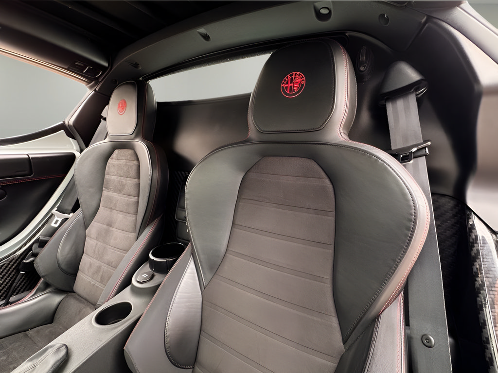 Used 2015 Alfa Romeo 4C Spider w/ Spider Track Package RWD image 17