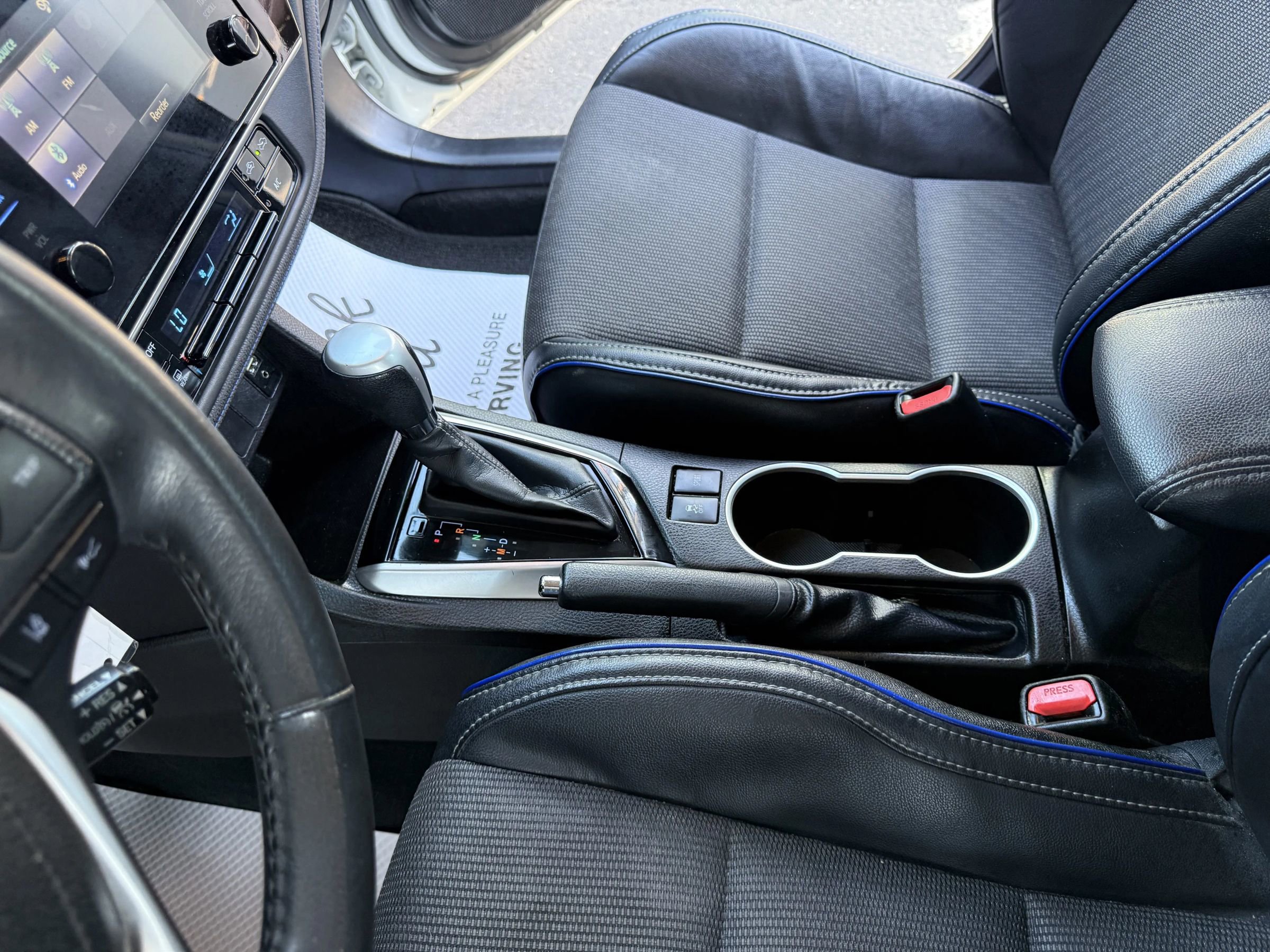 Used 2017 Toyota Corolla SE image 12