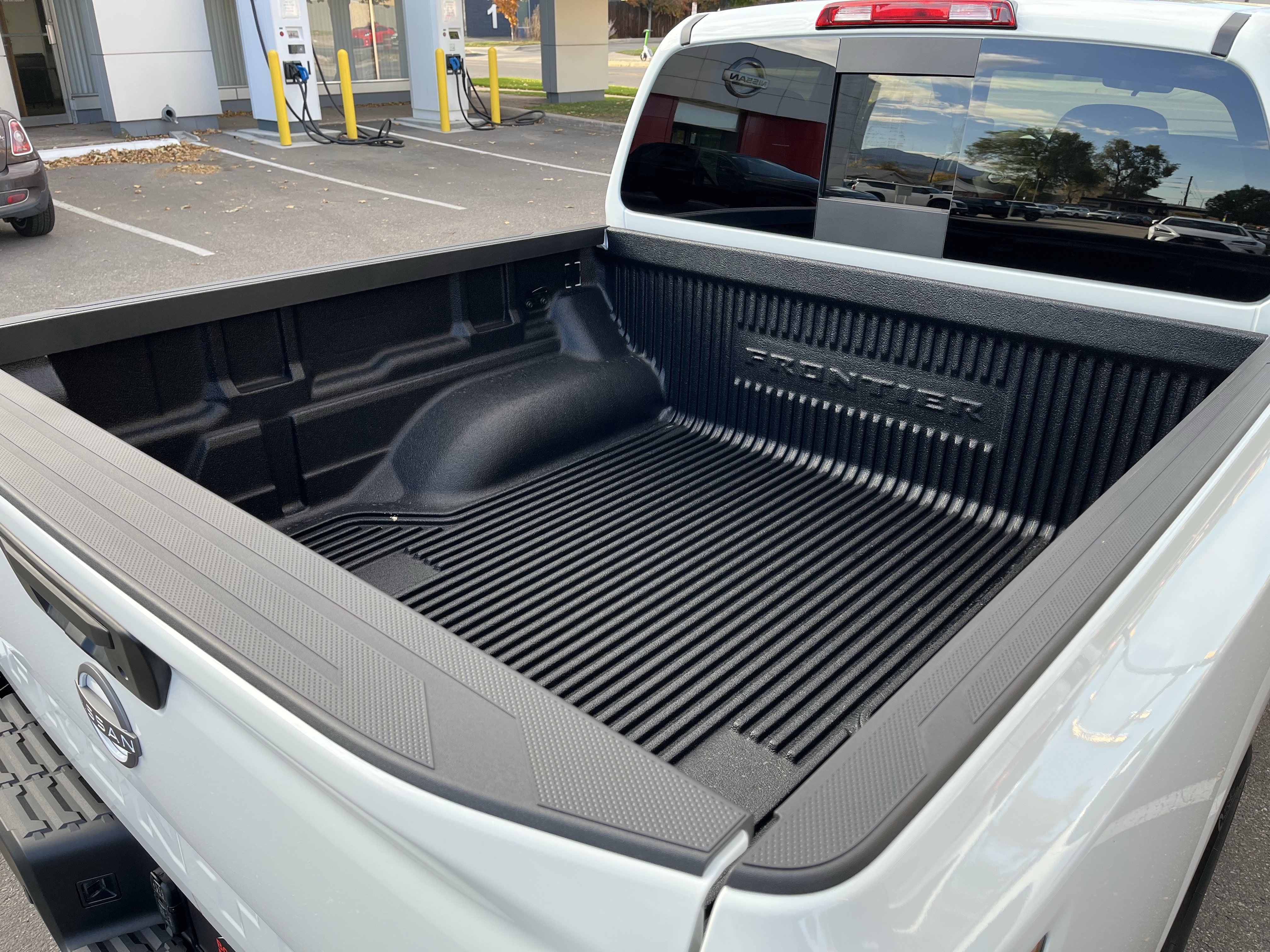 New 2026 Nissan Frontier SV image 8