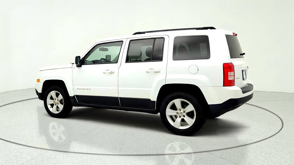 Used 2014 Jeep Patriot Latitude AWD/4WD image 7