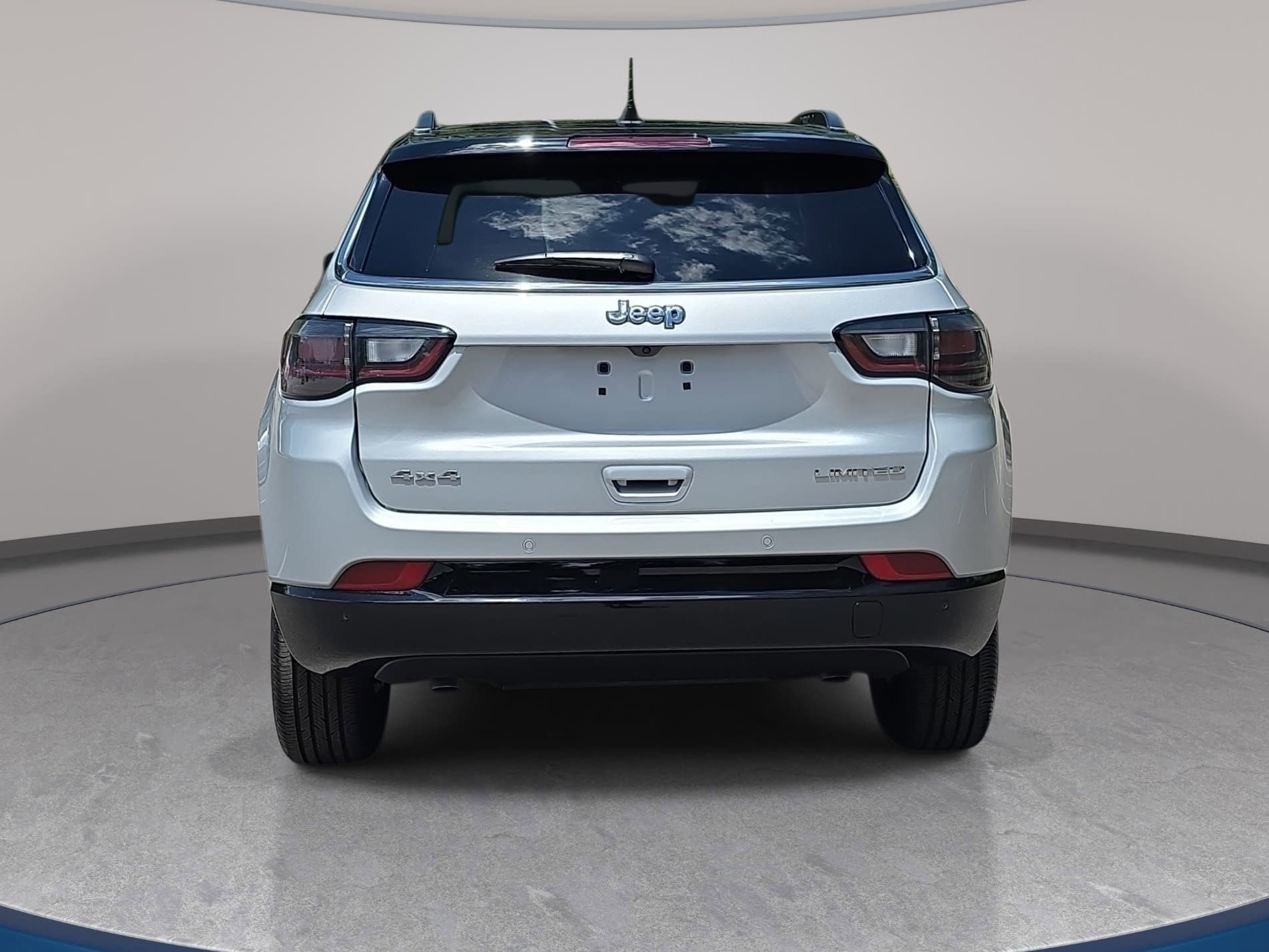 Used 2025 Jeep Compass Limited w/ Elite Group AWD/4WD image 7