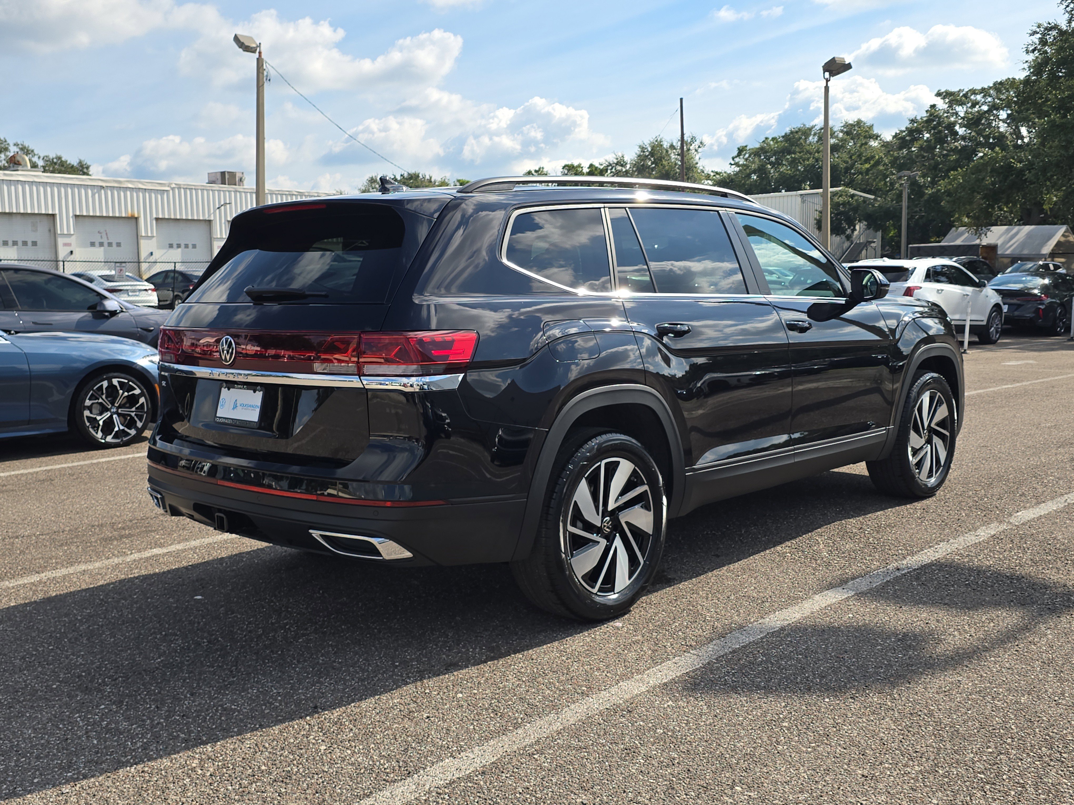 New 2026 Volkswagen Atlas SE image 5