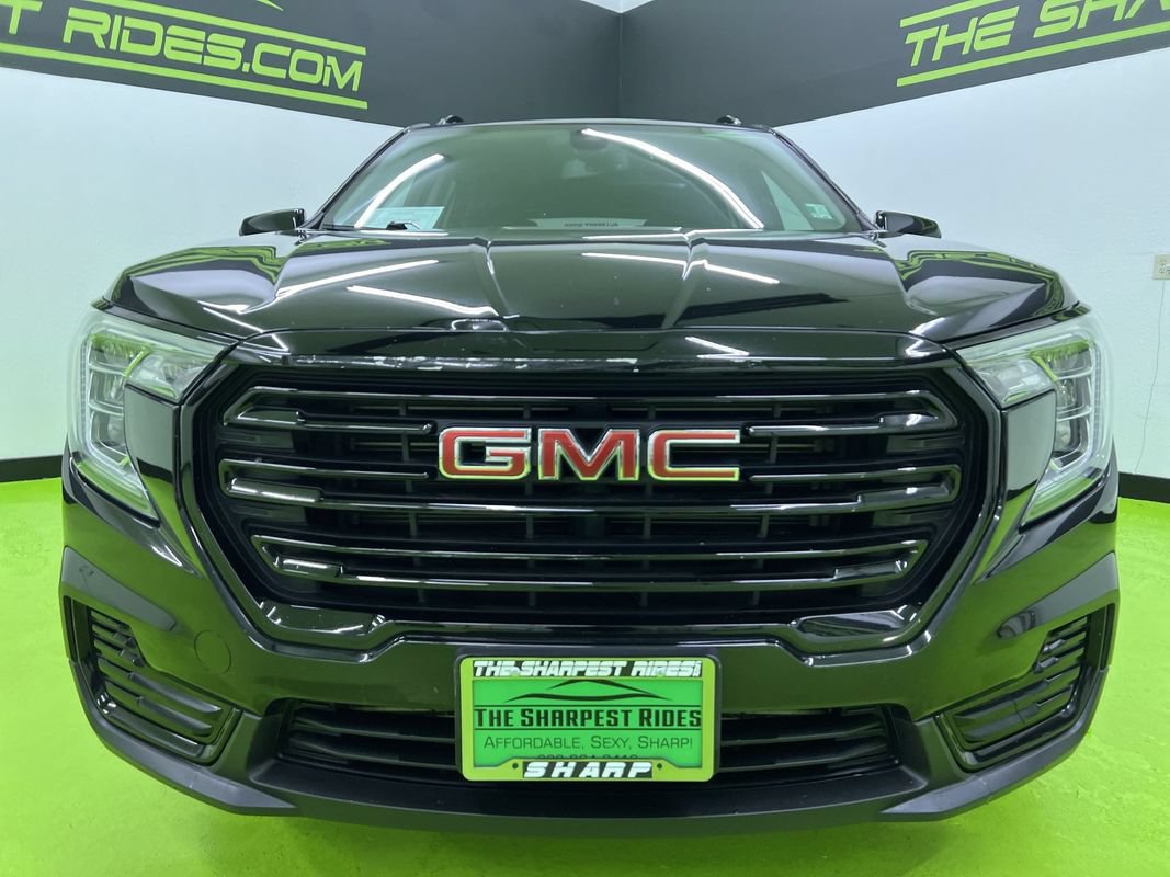 Used 2024 GMC Terrain SLE w/ Driver Convenience Package FWD image 3