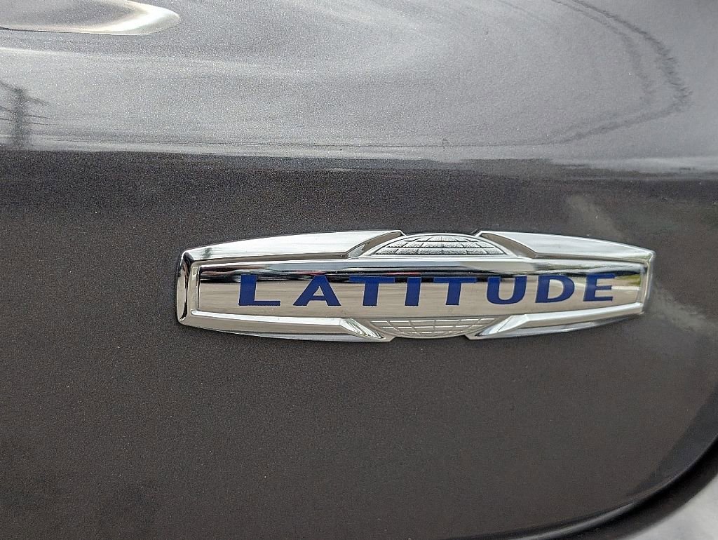 Used 2024 Jeep Compass Latitude AWD/4WD image 14