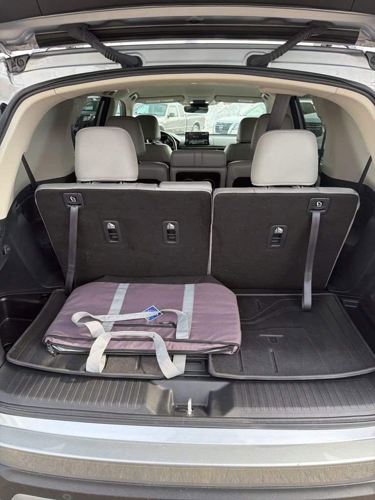 Used 2025 Honda Pilot EX-L image 11