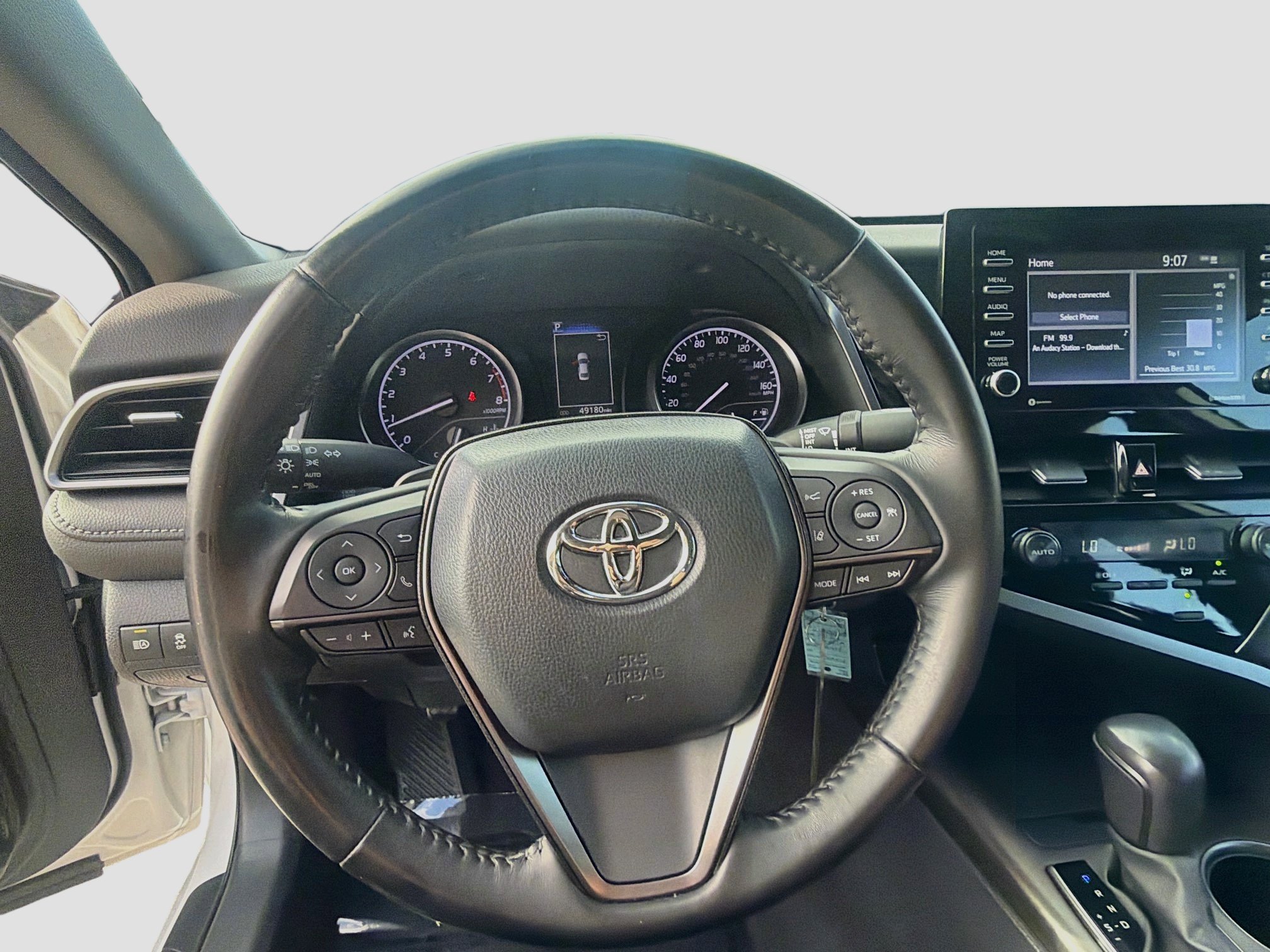 Used 2023 Toyota Camry SE FWD image 10