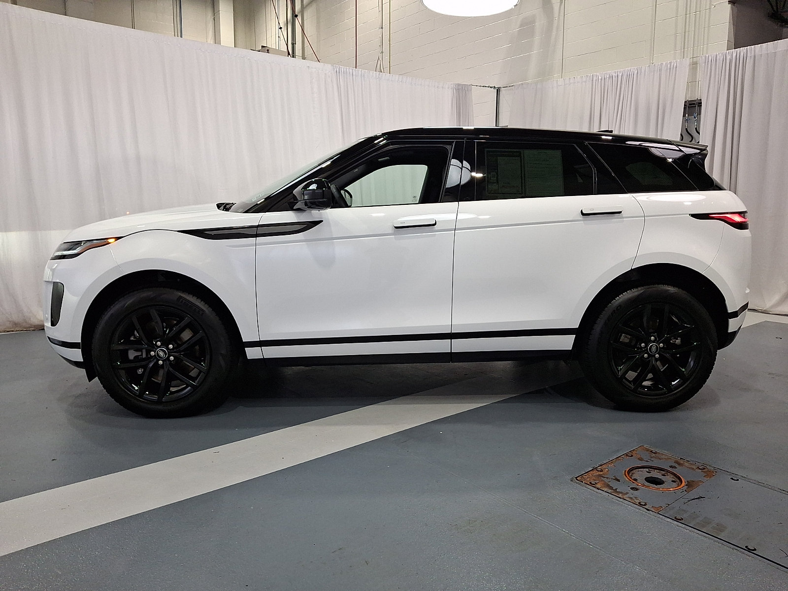 Certified 2026 Land Rover Range Rover Evoque S AWD/4WD image 8