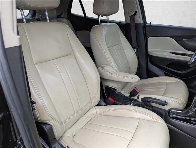 Used 2021 Buick Encore Preferred image 28