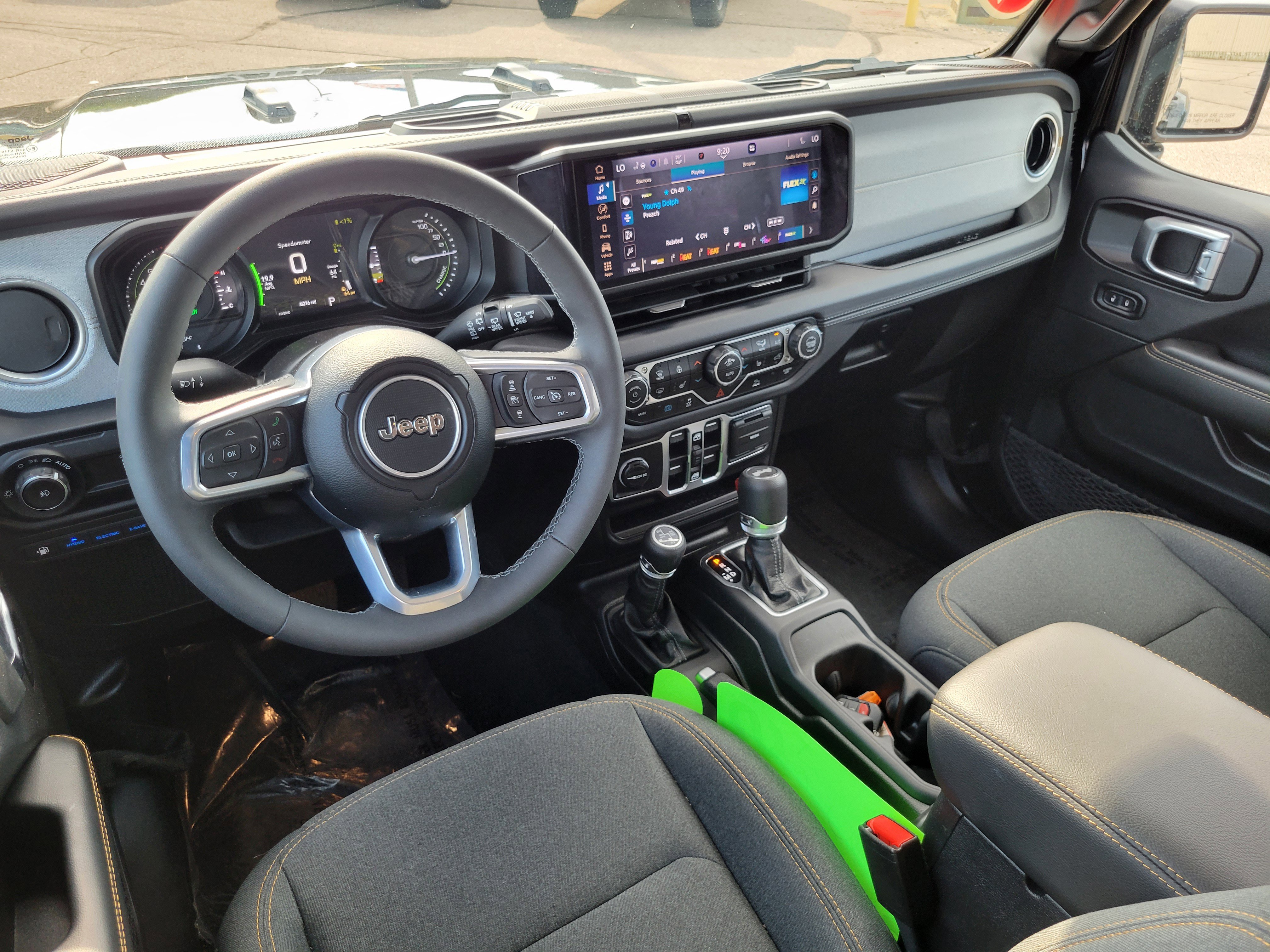 Used 2025 Jeep Wrangler Unlimited Sahara AWD/4WD image 18