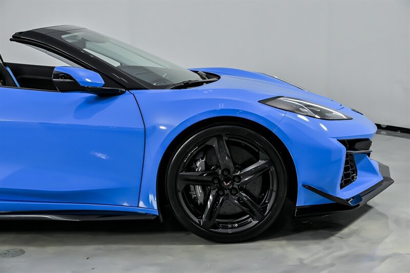 Used 2024 Chevrolet Corvette Z06 w/ Z07 Performance Package RWD image 15